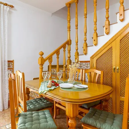 Casa Con Jardin A Pocos Pasos Del Mar Denia