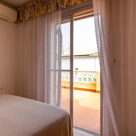 Casa Con Jardin A Pocos Pasos Del Mar Holiday home *