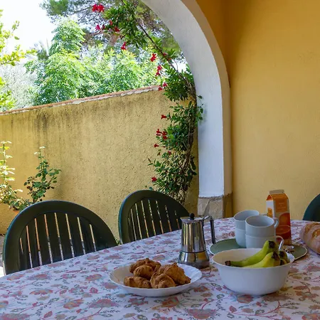 Holiday home Casa Con Jardin A Pocos Pasos Del Mar *