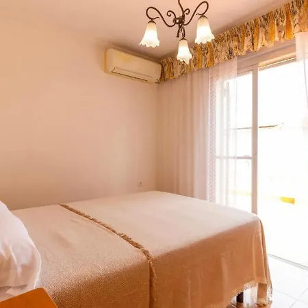 Casa Con Jardin A Pocos Pasos Del Mar Denia